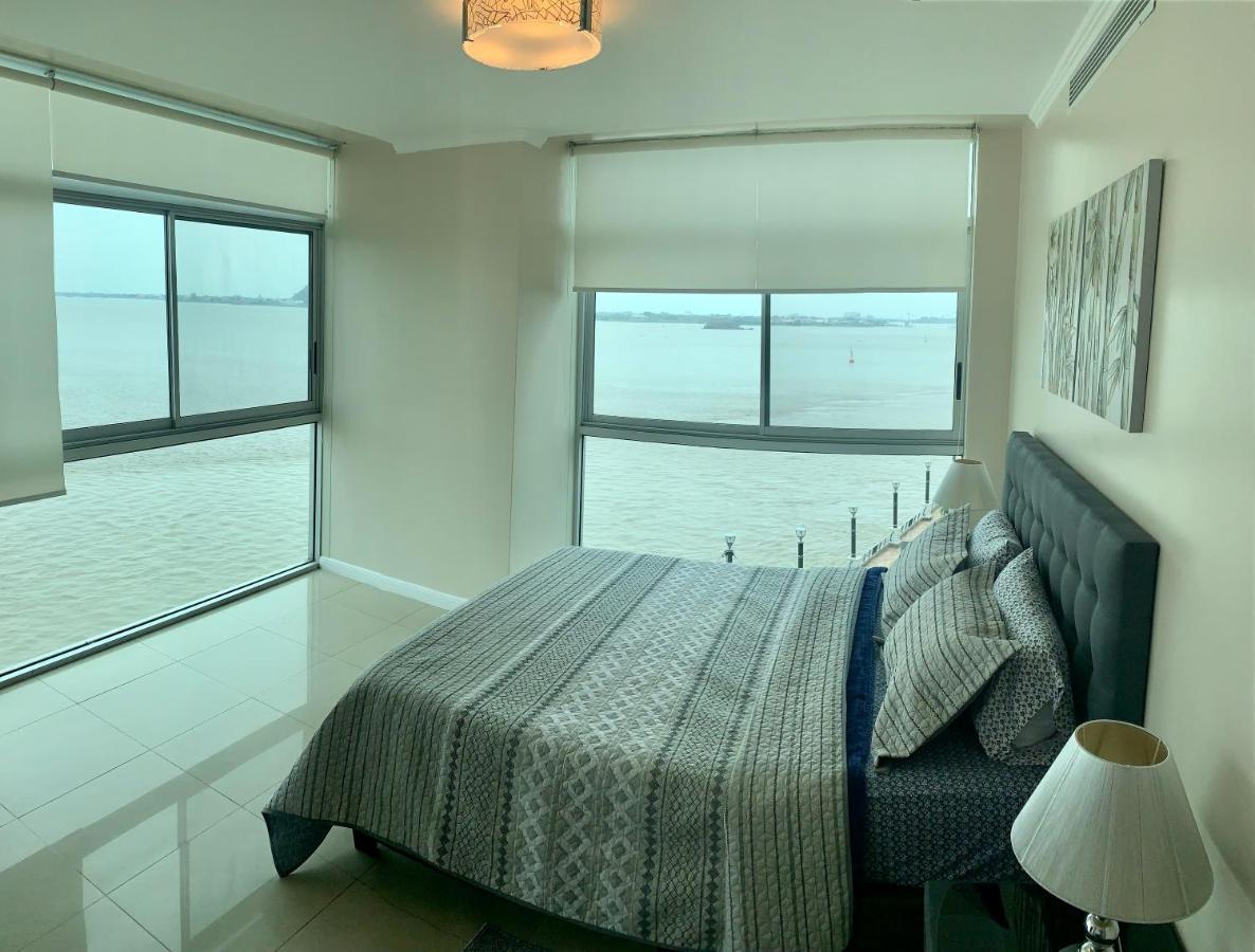 Apartamento Vista Al Rio Puerto Santana Riverfront 1 جواياكيل المظهر الخارجي الصورة