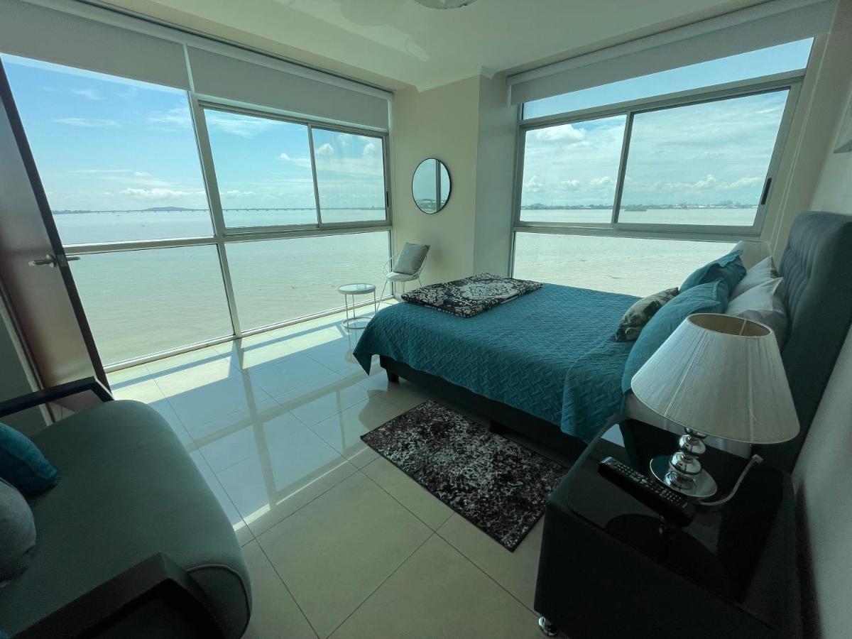Apartamento Vista Al Rio Puerto Santana Riverfront 1 جواياكيل المظهر الخارجي الصورة